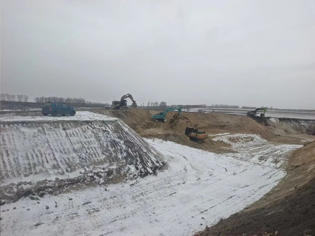 百日会战 党员先行 | 讷河市高标准农田建设项目：党员责任区奋勇拼搏，百日会战彰